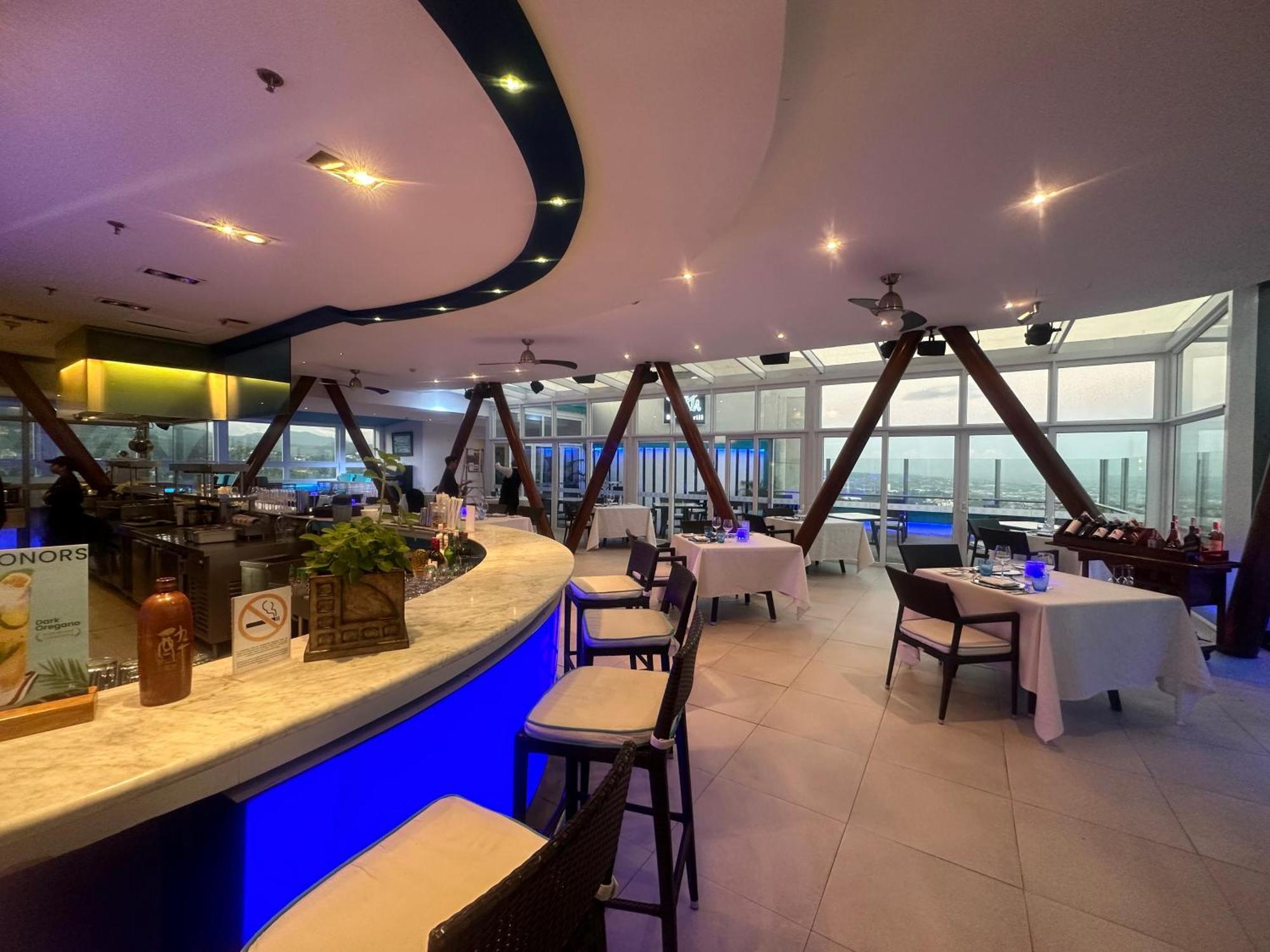 Marco Polo Plaza Cebu Exterior foto The interior of the restaurant